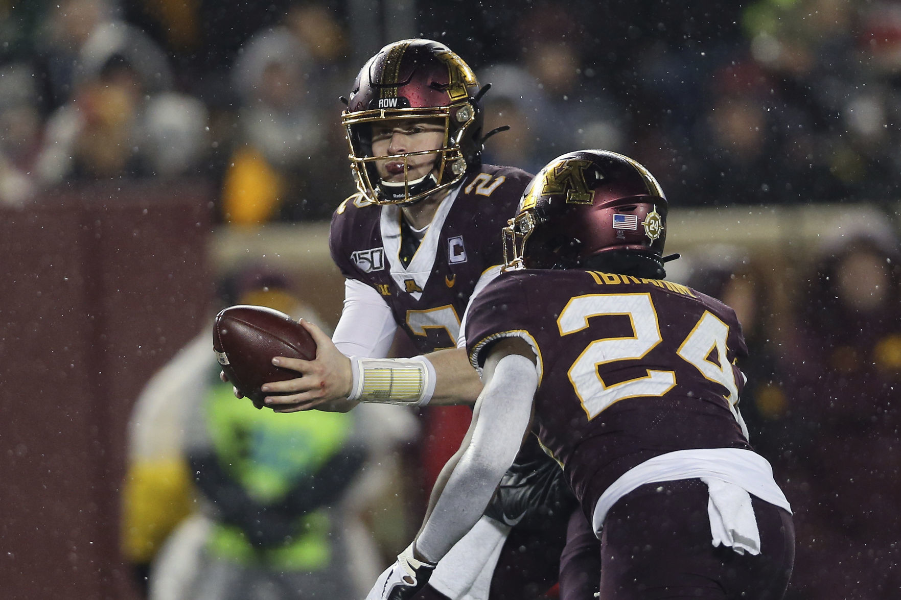 Badgers 38, Golden Gophers 17